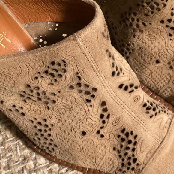 Connie slip on shoes - Picture 7 of 8